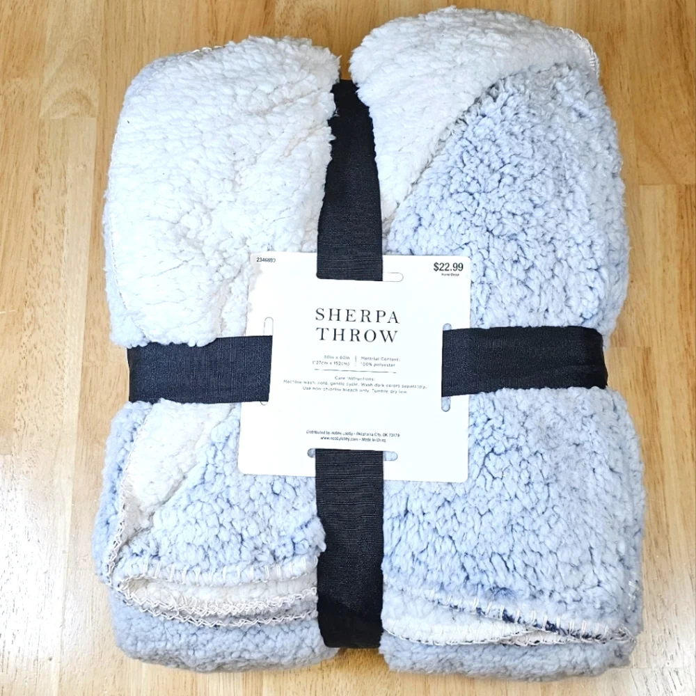 Sherpa Throw Blanket - Picture 1 of 7